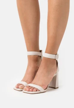 Steve Madden Riveting - Sandalen Met Hoge Hak - Bone