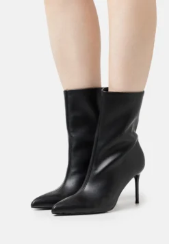 Steve Madden Lyricals - Korte Laarzen - Black