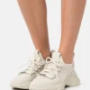 Steve Madden Mac-E - Sneakers Laag - Bone
